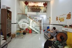 Mặt tiền đỗ hành trung mỹ tây quận 12 60m2 2 tầng mới đẹp.