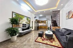 Sos siêu phâm mơi khai quât câu diên 47m2 5 tâng 4.5