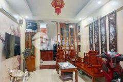 Chỉ 2.6 tỷ có ngay nhà đẹp 5 tầng dân xây như mới tại phố sài đồng mua nhanh còn kịp