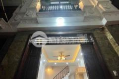 Bán nhà trung tâm quận long biên