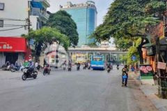 Nhà 5t vị trí đẹp mp bạch mai kd sầm uất