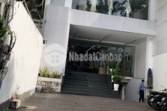 Cho thuê nhà mặt tiền đường nguyễn trãi quận 5, diện tích 5.2x20m, 2 lầu, có thang máy giá 100trth