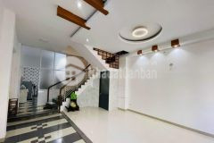 Bán gấp nhà mặt tiền thanh khê, đường 10m, mt 5m, cách biển vài bước chân, nhỉnh 3 tỷ, 0919051718