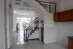 Ban nha ngo 255 câu giây, thoang 2 trươc sau, 40m2 gia 4 ty