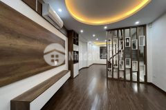 Bán nhà nguyễn đình hoàn, càu giấy. dt 40m x5t, mt 4m, giá 5,3 tỷ.