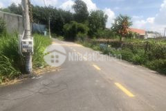 Cần tiền bán gấp lô đát diện tích 200m2 10x20 liền kề quốc lộ 13 dân đông