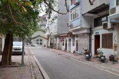 Cần bán nhà mặt phố lương yên hbt, giá 9.9tỷ.