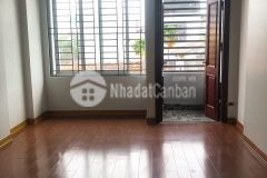 Bán nhà nguyễn sơn long biên 55mx5t lô góc ngõ thông ô tô qua nhà giá 6.8 tỷ.