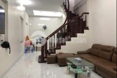 Cần bán nhà ttcầu giấy 5m ra ô tô ngõ thông ở kết hợp kd online chỉ nhỉnh 5.5 tỷ.