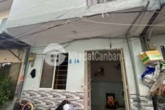 Nhà 1lầu 2 phòng ngủ cách cầu ng văn cừ q1 300m