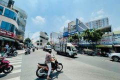 Hơn 70trm2 4 mặt tiền hàng xóm đầm sen 2 700m2