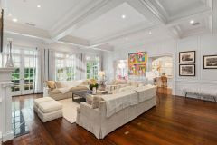 Biệt thự kđt linh đàm gần hồ linh đàm 200m2x4t chỉ 19.68 tỷ. lh 0989.62.6116