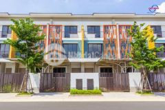 Bán nhanh căn mt đối diện công viên và hồ bơi