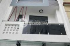 Bán nhà có thang máy