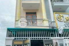 Nhà 2lau đườg nhựa thôg ngay ủy ban tặng nội thất