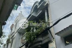 Nhà hẻm xe hơi 2 lầu ngay trung tâm thương mại