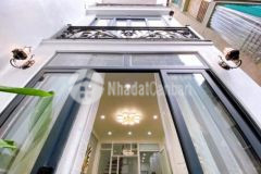 Nhà đẹp trung kính 2 thoáng tặng full nội thất