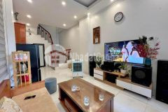 Bán nhà thạch bàn 4 tầng lô góc ôtô 7 chỗ thông.