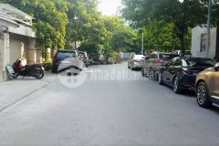 Bán gấp biệt thự ciputra tây hồ. vỉa hè, oto, kd. nhà mới dt 165m2 mt9m 5tầng. giá 29.9 tỷ