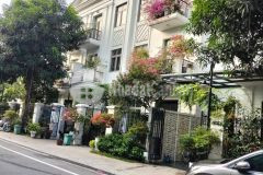 Bán biệt thự lk nguyệt quế vinhomes riverside 90m 4 tầng mặt tiền6m 23.5 tỷ hiếm