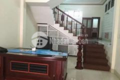 Bán nhà mặt tiền đường tiểu la