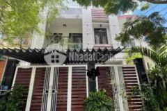 Bán nhà đường trưng nữ vương đối diện công viên