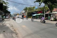 Bán đất 2 mặt tiền ung văn khiêm có sẵn nhà cũ