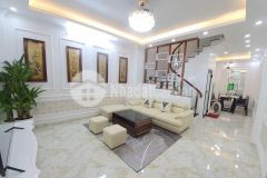 Bán nhà hoàng liệt 37m x 5 tầng, kinh doanh tốt, ô tô đỗ cửa.