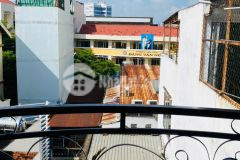 Nhà bình thạnh, hai mặt hẻm thông thoáng, hẻm xe hơi sát nhà, nở hậu tài lộc