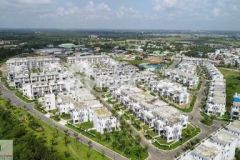 Nhà phố đối diện công viên