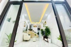 Bán nhà 4 tầng cực xinh phố lạc long quân