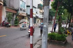 Cấn bán nhà đẹp ở luôn ngõ thông tặng nội thất ngõ 1 long biên2 3.8 tỷ