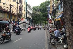 Cho thuê nhà hàng lược, dt 45m x 4 tầng, mt 4m, cho kinh doanh mọi mặt hình, giá 40tr tháng