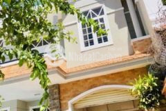 Bán biệt thự hồ bơi sân vườn lạc long quân p2 tpvt