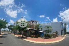 Chính chủ bán đất thị trấn thủ thừa đối diện ubnd