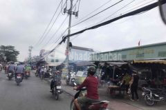 Đất chính chủ sau lưng chợ hưng long bán gấp