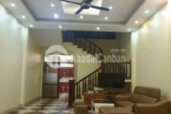 Nhà gần mặt phố nguyễn văn cừ 3thoáng 42m hơn 3 tỷ