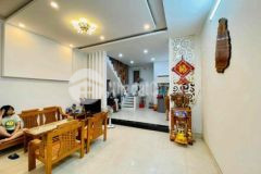 Nhà 2 tầng đường hà huy tập kiên cố sạch sẽ