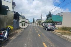 Cần bán đất mặt tiền đường lê thị hồng gấm,ngay trường cấp 2 thị trấn thạnh mỹ,huyện đơn đơn đương