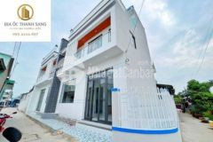 Cần bán gấp nhà 1 trệt 2 lầu 2 mặt tiền 150 m2 shr