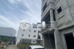 Nhà lô góc bát khối 40m x 4 tầng ô tô đỗ cửa 3 tỷ