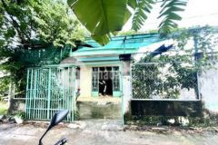 Bán dãy nhà trọ và 2 căn nhà cấp 4