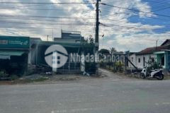 Bán mặt tiền kinh doanh buôn bán có nhà cấp 4