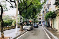 Siêu phẩm cầu giấy nhà dân xây giá đầu tư 30m oto trước nhà sân rộng 38m2 chỉ 4,35tỷ.