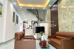 Bán nhà mặt đường lacasta kinh doanh 82m2 mt4.5m giá 17.9tỷ