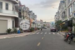 Bán đất dĩ an đối diện công viên