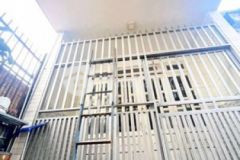 Nhà vị trí đẹp gần ngã tư đường mồi