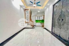 Bán nhà mặt phố nghĩa tân vỉa hè 35m2 5 tầng