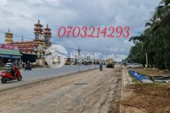 Bán đất mặt tiền đường nhựa 20m dat