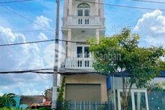 Nhà 03 tâng mt bùi văn hoành lg 15m